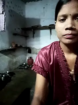 Snapshot of SEXY-MAHI4 chatting on 09.29.25 SEXY-MAHI4 online show from 09.29.25