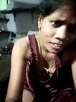 Snapshot of SEXY-MAHI4 chatting on 10.11.25 SEXY-MAHI4 online show from 10.11.25