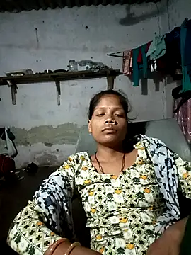 Snapshot of SEXY-MAHI4 chatting on 10.23.25 SEXY-MAHI4 online show from 10.23.25