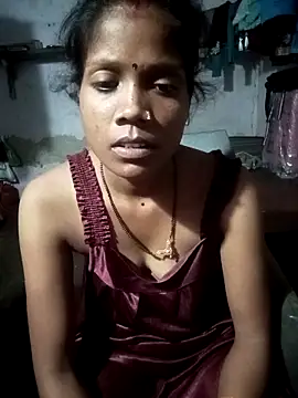 Snapshot of SEXY-MAHI4 chatting on 10.24.25 SEXY-MAHI4 online show from 10.24.25