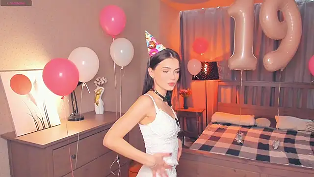 Snapshot of TeriRipka chatting on 10.17.25 TeriRipka online show from 10.17.25