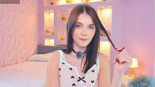 Snapshot of TeriRipka chatting on 10.26.25 TeriRipka online show from 10.26.25