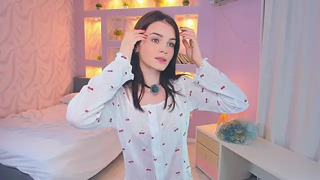 Snapshot of TeriRipka chatting on 11.02.25 TeriRipka online show from 11.02.25