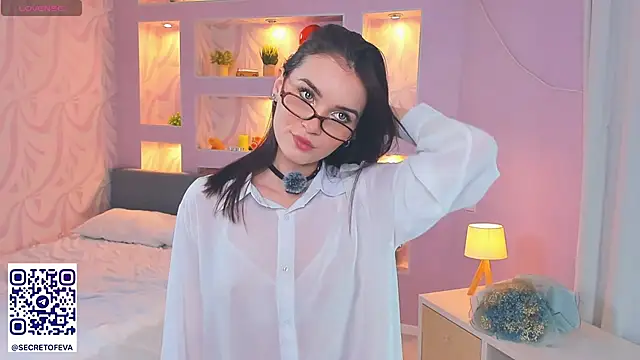 Snapshot of TeriRipka chatting on 11.07.25 TeriRipka online show from 11.07.25