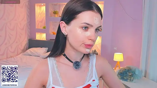 Snapshot of TeriRipka chatting on 11.12.25 TeriRipka online show from 11.12.25