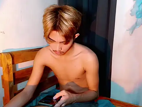 addicted to alex online show from 11.18.25