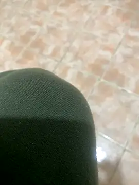 Snapshot of Binuthomas chatting on 09.18.25 Binuthomas online show from 09.18.25