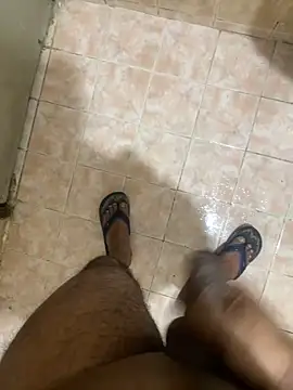 Snapshot of Binuthomas chatting on 09.19.25 Binuthomas online show from 09.19.25