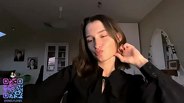 Snapshot of DarlineBrustera chatting on 10.26.25 DarlineBrustera online show from 10.26.25