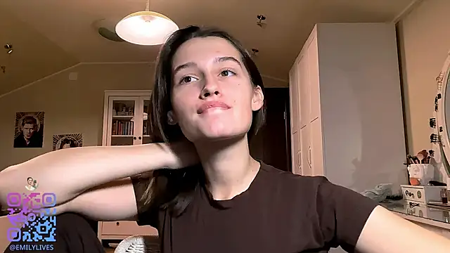 Snapshot of DarlineBrustera chatting on 11.14.25 DarlineBrustera online show from 11.14.25