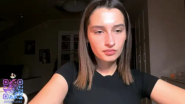 Snapshot of DarlineBrustera chatting on 11.17.25 DarlineBrustera online show from 11.17.25