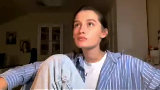 Snapshot of DarlineBrustera chatting on 11.20.25 DarlineBrustera online show from 11.20.25