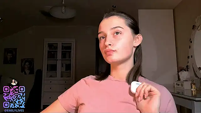 Snapshot of DarlineBrustera chatting on 11.27.25 DarlineBrustera online show from 11.27.25