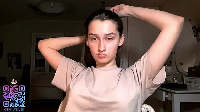 Snapshot of DarlineBrustera chatting on 11.28.25 DarlineBrustera online show from 11.28.25