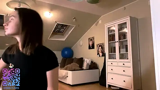 Snapshot of DarlineBrustera chatting on 11.30.25 DarlineBrustera online show from 11.30.25