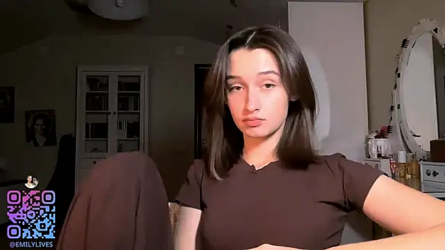 Snapshot of DarlineBrustera chatting on 12.01.25 DarlineBrustera online show from 12.01.25