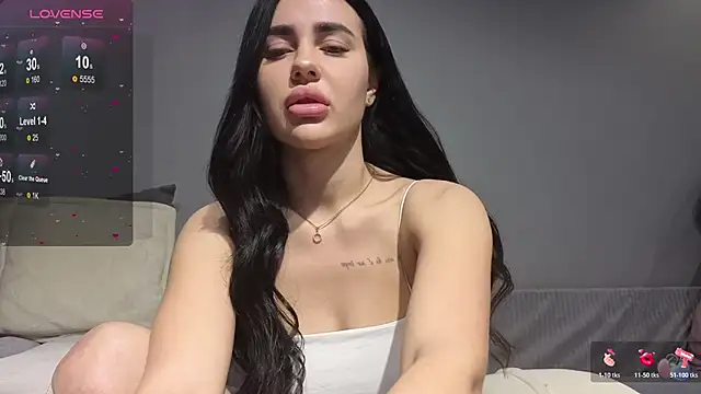 Snapshot of Mary__foxy chatting on 10.18.25 Mary foxy online show from 10.18.25