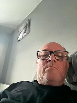 Snapshot of naughtygrandad1 chatting on 09.10.25 naughtygrandad1 online show from 09.10.25