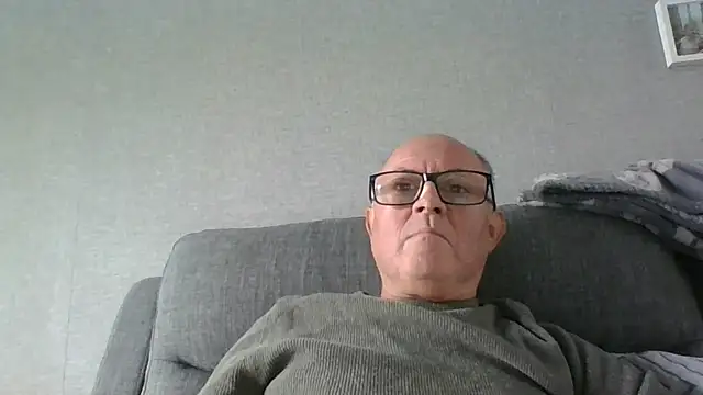 Snapshot of naughtygrandad1 chatting on 09.12.25 naughtygrandad1 online show from 09.12.25