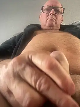 Snapshot of naughtygrandad1 chatting on 09.14.25 naughtygrandad1 online show from 09.14.25