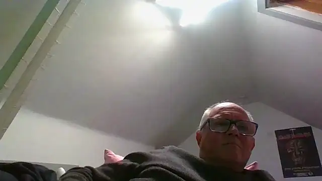 Snapshot of naughtygrandad1 chatting on 09.29.25 naughtygrandad1 online show from 09.29.25