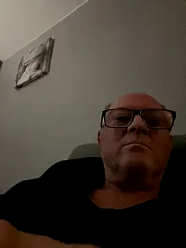 Snapshot of naughtygrandad1 chatting on 10.04.25 naughtygrandad1 online show from 10.04.25