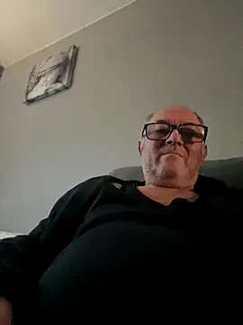 Snapshot of naughtygrandad1 chatting on 10.06.25 naughtygrandad1 online show from 10.06.25