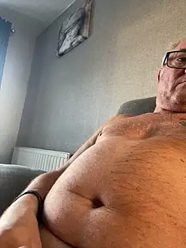 Snapshot of naughtygrandad1 chatting on 10.10.25 naughtygrandad1 online show from 10.10.25