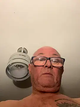 Snapshot of naughtygrandad1 chatting on 10.17.25 naughtygrandad1 online show from 10.17.25