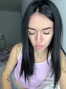 Snapshot of karrr__aaa chatting on 10.23.25 karrr aaa online show from 10.23.25