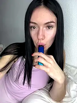 Snapshot of karrr__aaa chatting on 11.11.25 karrr aaa online show from 11.11.25