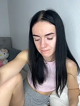 Snapshot of karrr__aaa chatting on 11.21.25 karrr aaa online show from 11.21.25