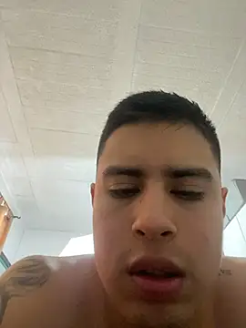 Snapshot of miaftmax chatting on 10.21.25 miaftmax online show from 10.21.25