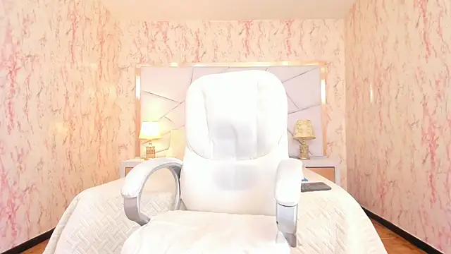 Snapshot of Emily_Whinfre chatting on 02.07.26 Emily Whinfre online show from 02.07.26