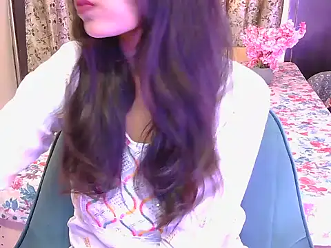 hoty-priya online show from 12.19.25