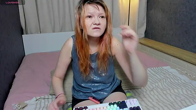 Nora lovvvv online show from 09.20.25