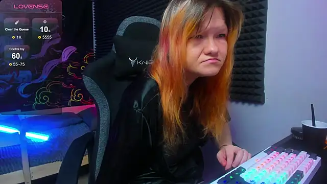 Nora lovvvv online show from 10.04.25