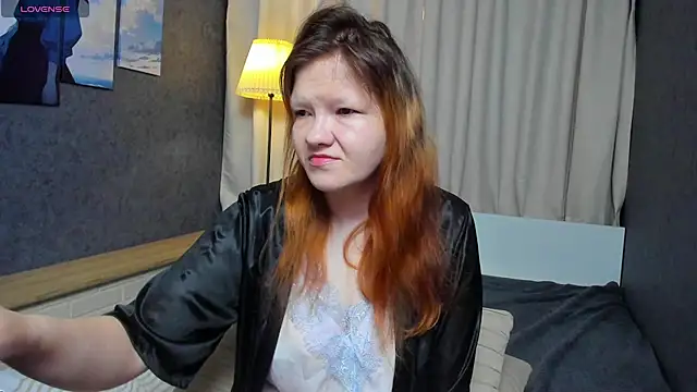 Nora lovvvv online show from 10.17.25