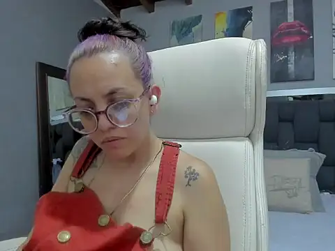 Snapshot of dalila_macherano1 chatting on 09.14.25 dalila macherano1 online show from 09.14.25