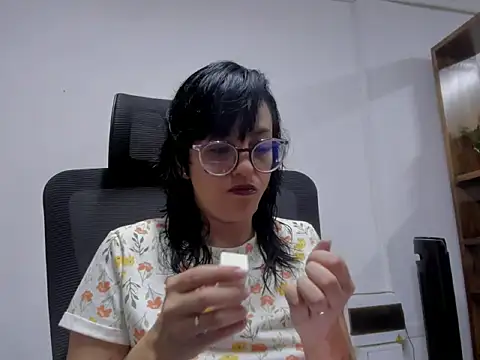 Snapshot of dalila_macherano1 chatting on 09.17.25 dalila macherano1 online show from 09.17.25