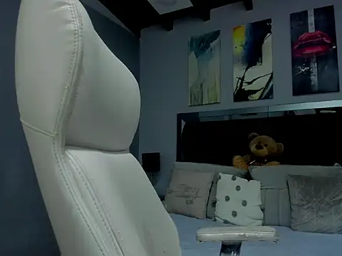 Snapshot of dalila_macherano1 chatting on 09.19.25 dalila macherano1 online show from 09.19.25