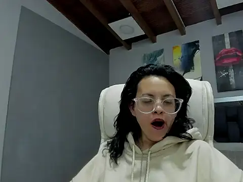 Snapshot of dalila_macherano1 chatting on 09.21.25 dalila macherano1 online show from 09.21.25