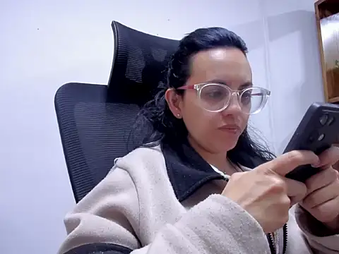 Snapshot of dalila_macherano1 chatting on 09.25.25 dalila macherano1 online show from 09.25.25