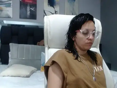 Snapshot of dalila_macherano1 chatting on 09.29.25 dalila macherano1 online show from 09.29.25