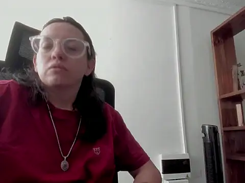 Snapshot of dalila_macherano1 chatting on 10.18.25 dalila macherano1 online show from 10.18.25