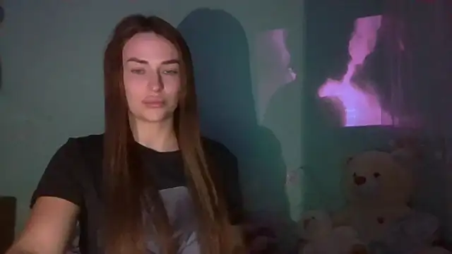 Snapshot of MandiBrooks chatting on 09.18.25 MandiBrooks online show from 09.18.25