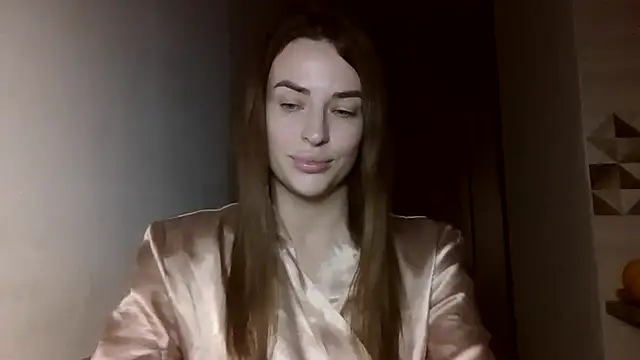 Snapshot of MandiBrooks chatting on 12.14.25 MandiBrooks online show from 12.14.25