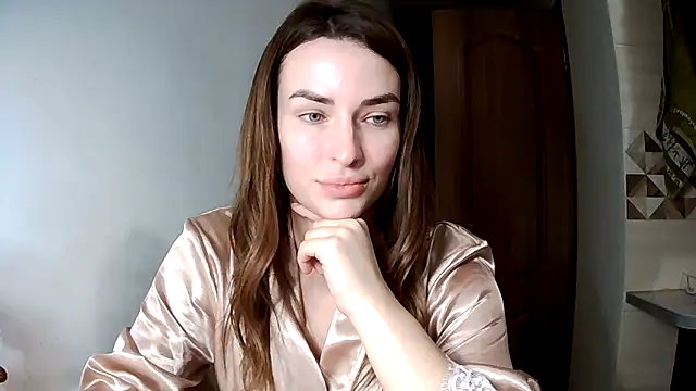 Snapshot of MandiBrooks chatting on 12.16.25 MandiBrooks online show from 12.16.25