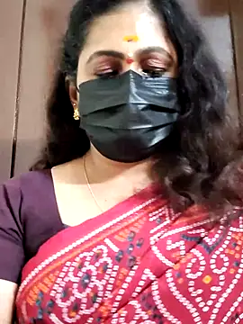 Snapshot of Sweetie_swetha37 chatting on 09.10.25 Sweetie swetha37 online show from 09.10.25