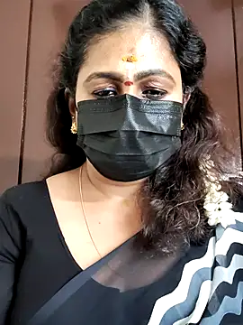 Snapshot of Sweetie_swetha37 chatting on 09.21.25 Sweetie swetha37 online show from 09.21.25